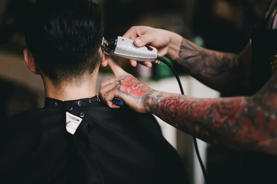 Окантовка машинкой на затылке